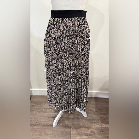 Vince Camuto Black Floral Midi Skirt Size XS Career Office Worship - Picture 1 of 5